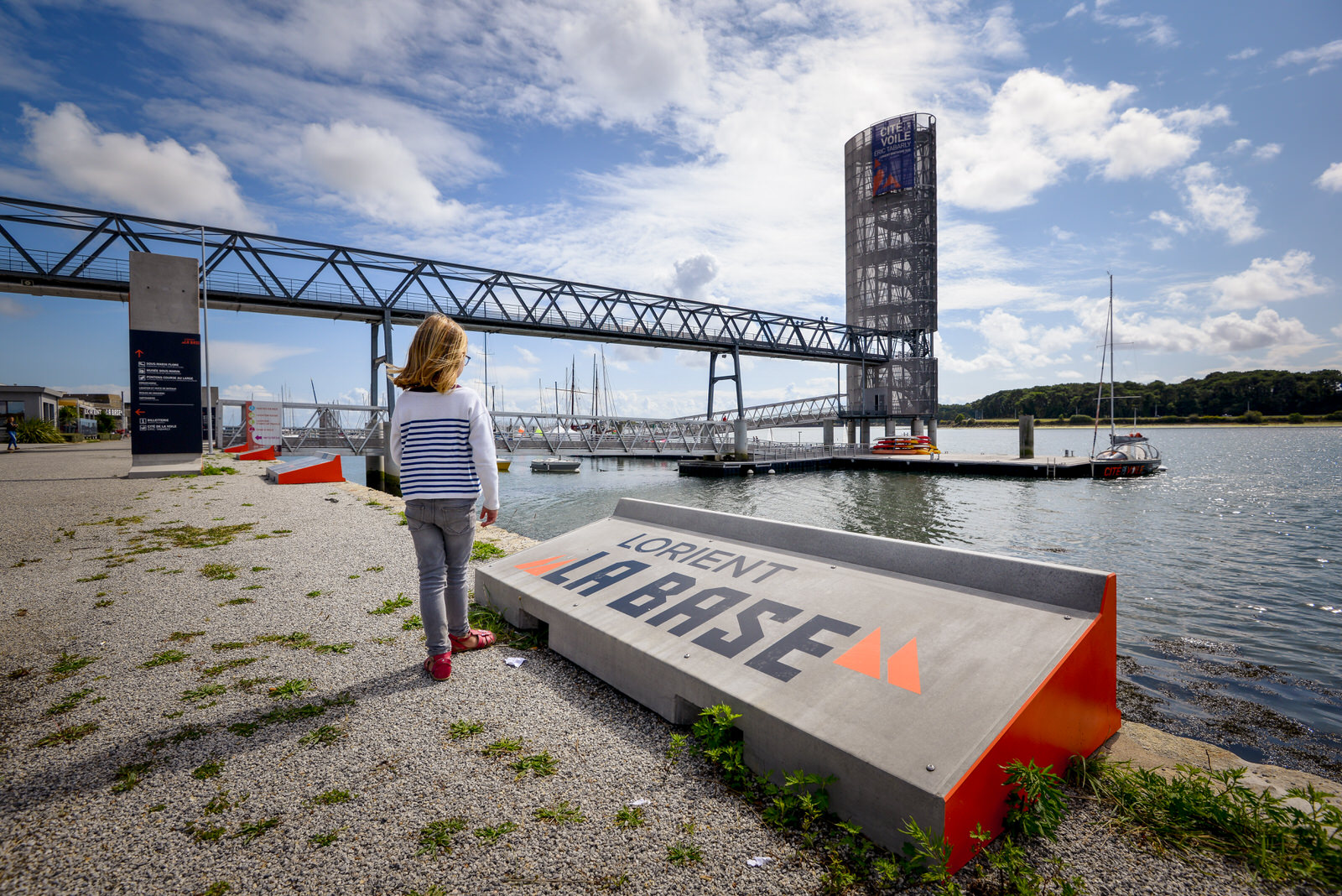 © Emmanuel Lemée. La Tour des Vents à Lorient La Base, vue depuis le quai.